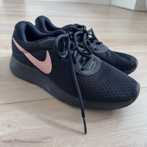 Women’s Nike Sneakers
